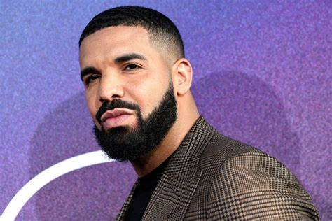 Drake Stops Performance For Pregnant Fan And Social Media Goes Wild